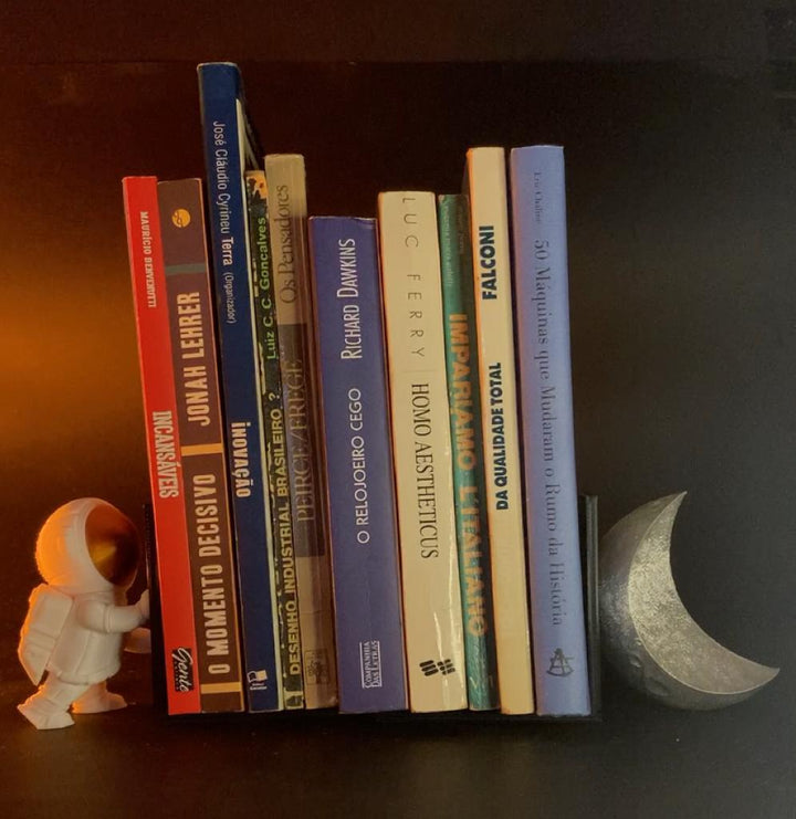 Astronaut Book Holder - Dcu Shop 